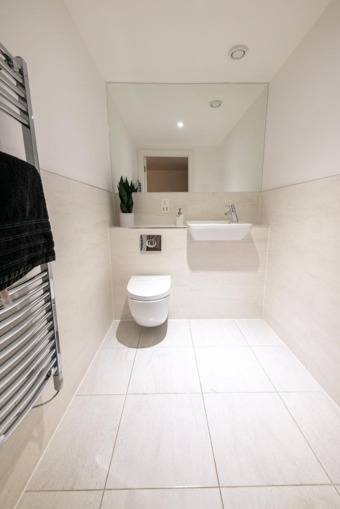 Appartamento Luxurious & Modern Townhouse In Hammersmith Londra Esterno foto