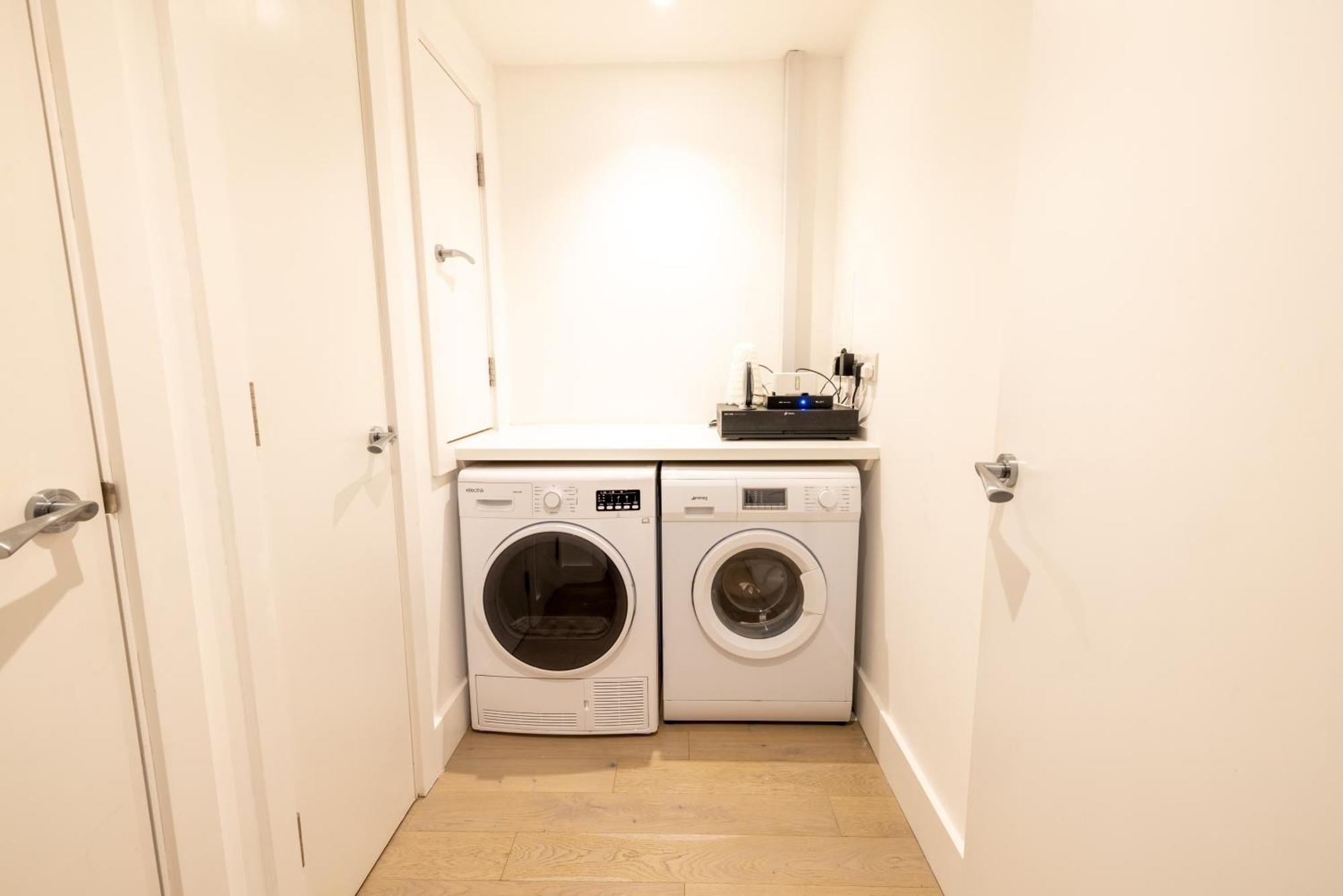 Appartamento Luxurious & Modern Townhouse In Hammersmith Londra Esterno foto